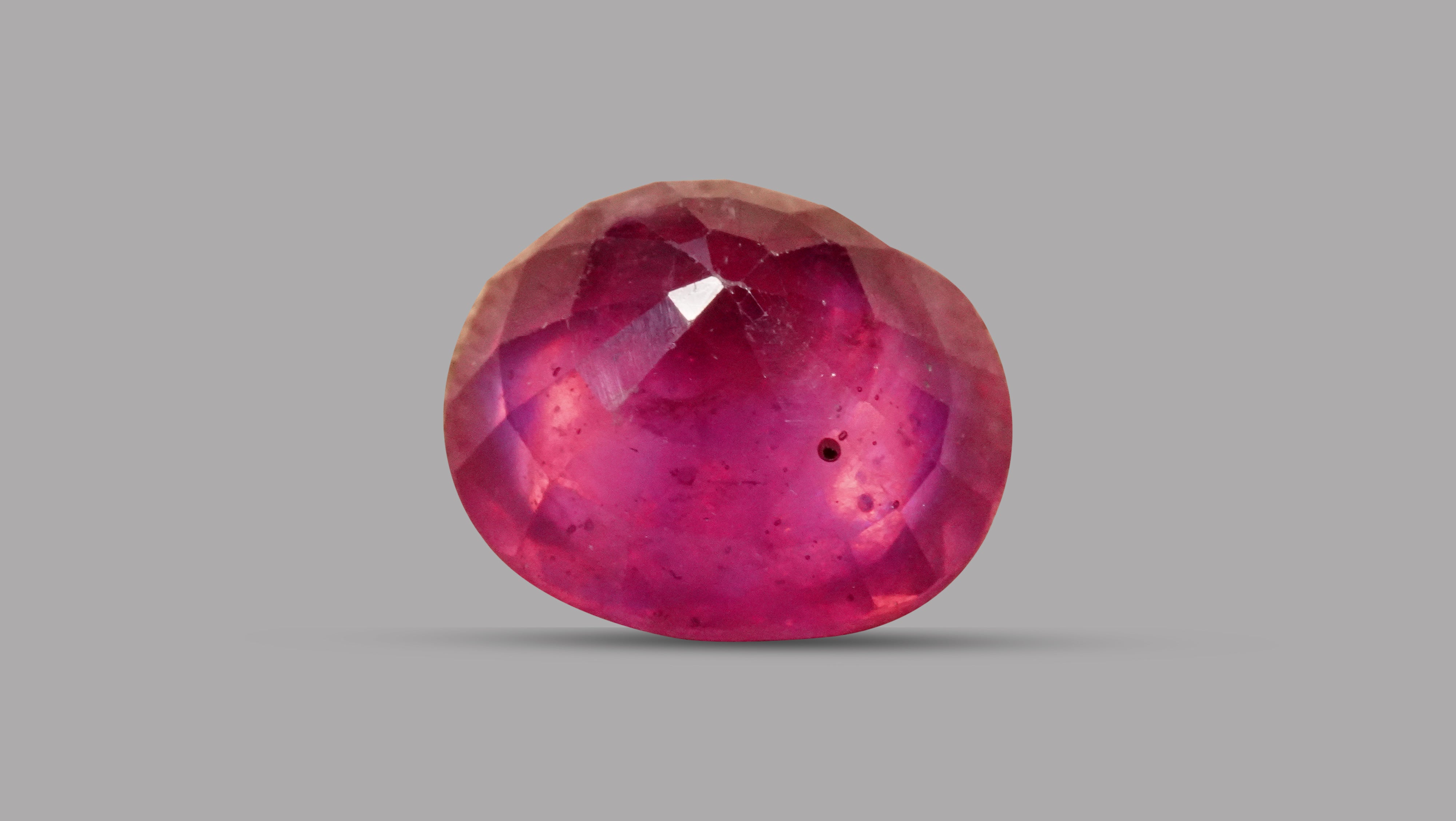 RUBY (MANIK) GEMSTONE 5.51 Carat ( 6.06 Ratti) With GIL Certified from Africa